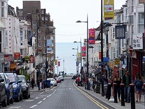 �u���C�g���E�A���h�E�z�[��