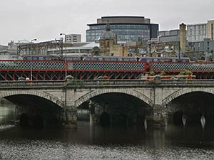 �O���X�S�[