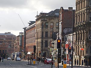 �}���`�F�X�^�[